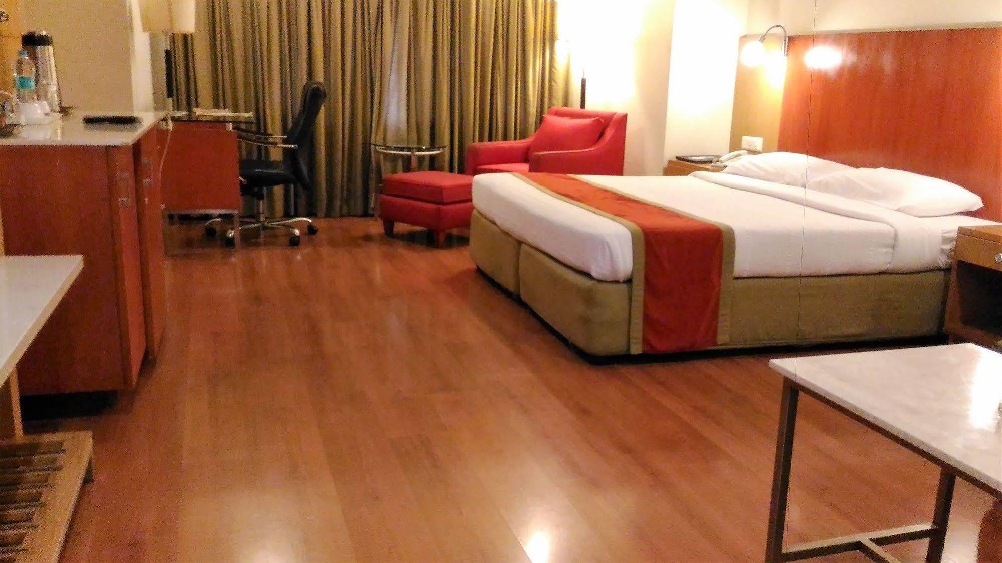 Taj Tristar Hotel Haiderabad Buitenkant foto